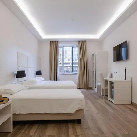 Hub 4* Neapel