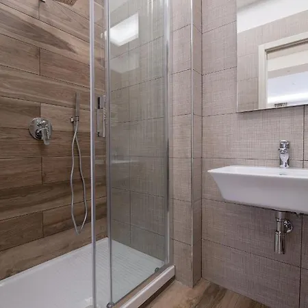 Hub 4* Neapel
